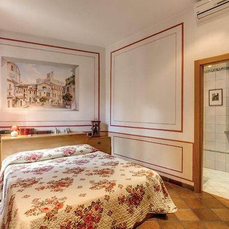 Апартаменты Lovely Flat By The Trevi Fountain Рим Экстерьер фото