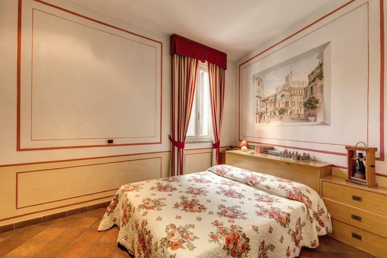 Апартаменты Lovely Flat By The Trevi Fountain Рим Экстерьер фото